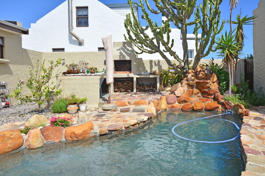 4 Bedroom Property for Sale in Grotto Bay Western Cape